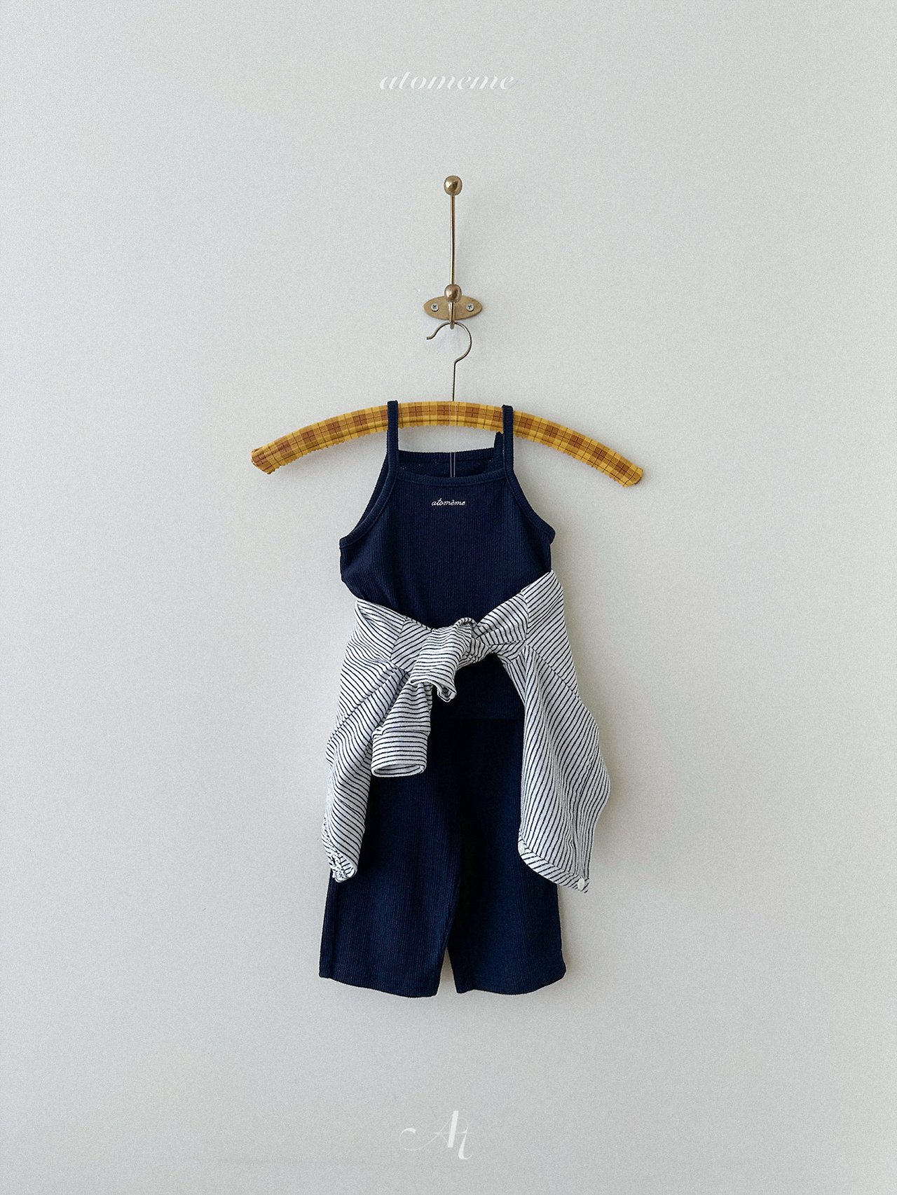 atomeme品牌刺繡洞洞背心 08