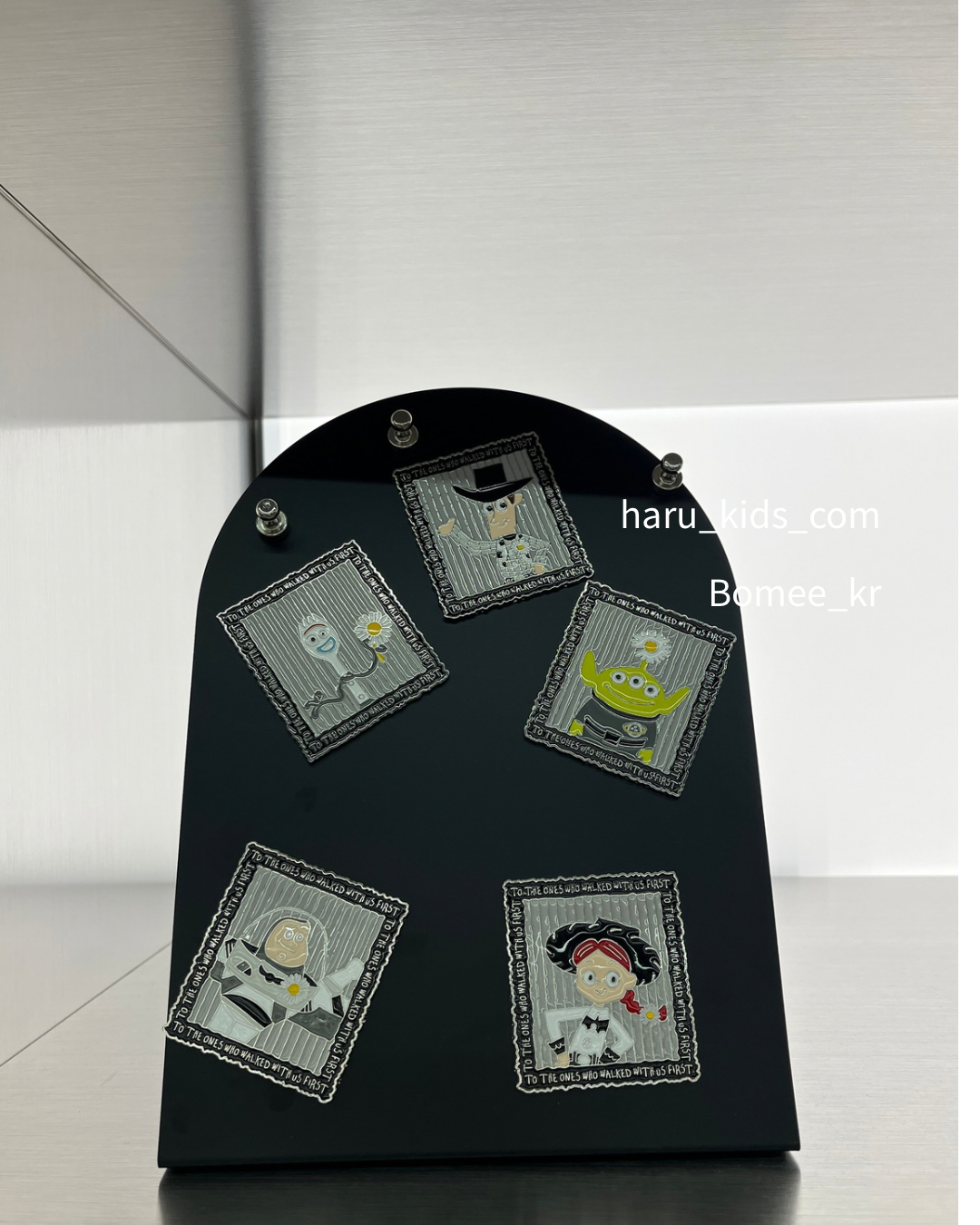 2607041244614374