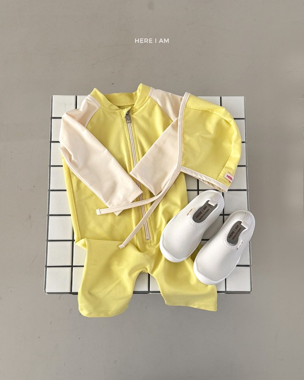 here i am 綁帶式泳帽 04