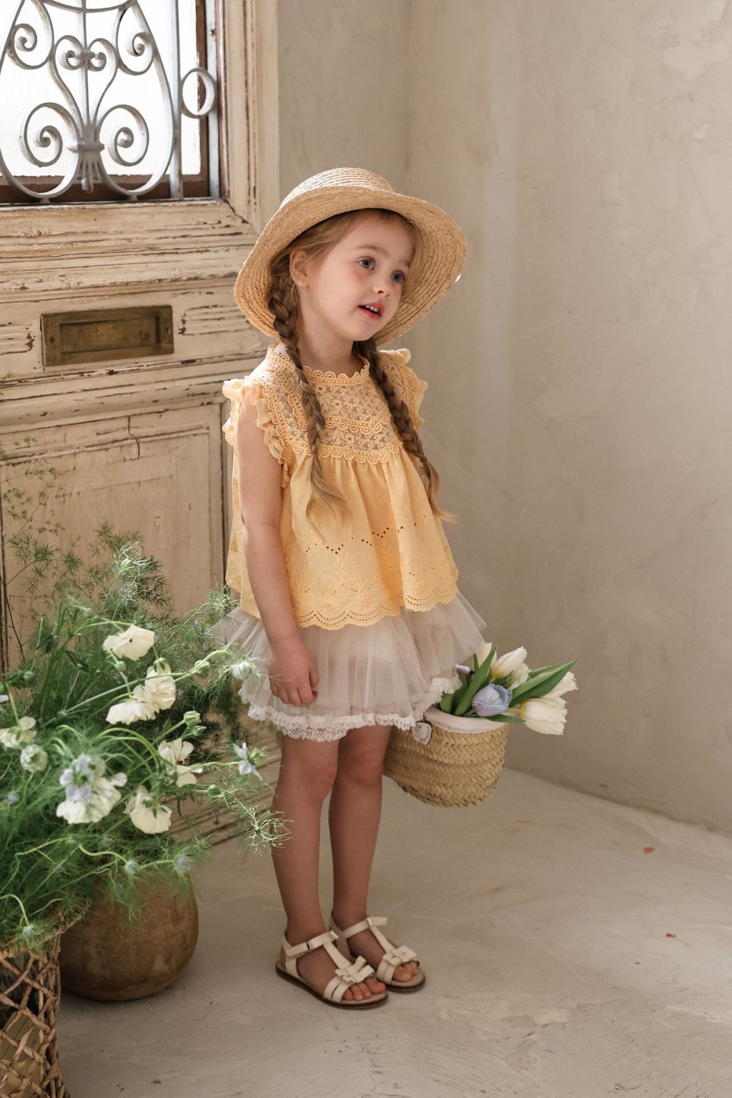 puellaFLO MIO蕾絲傘擺無袖上衣 22