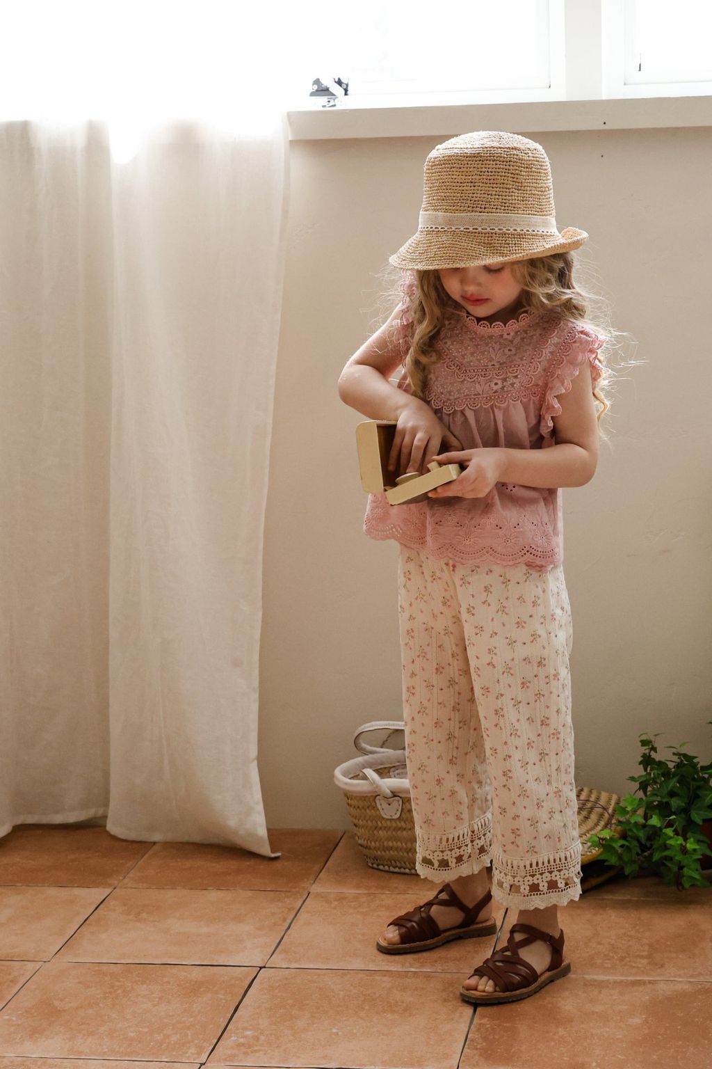 puellaFLO Merren蕾絲碎花寬褲 03