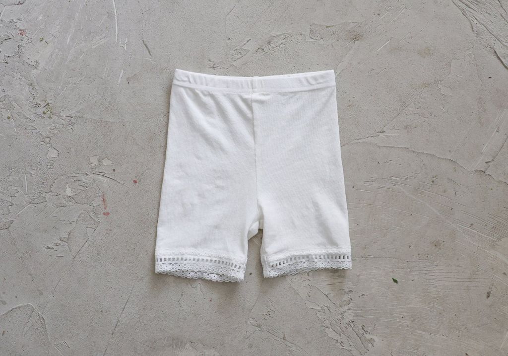 puellaFLO karine蕾絲滾邊內搭褲 08