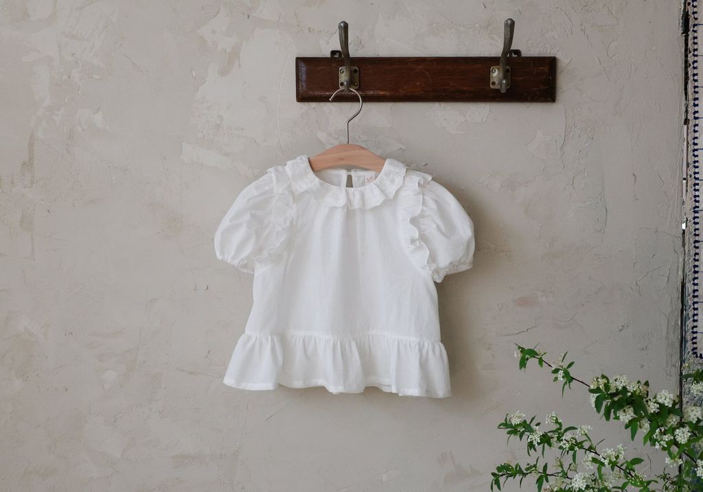 puellaFLO Renne蕾絲領蓬袖上衣 08