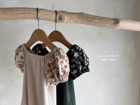 LACAMEL花朵刺繡蓬袖泳裝 02