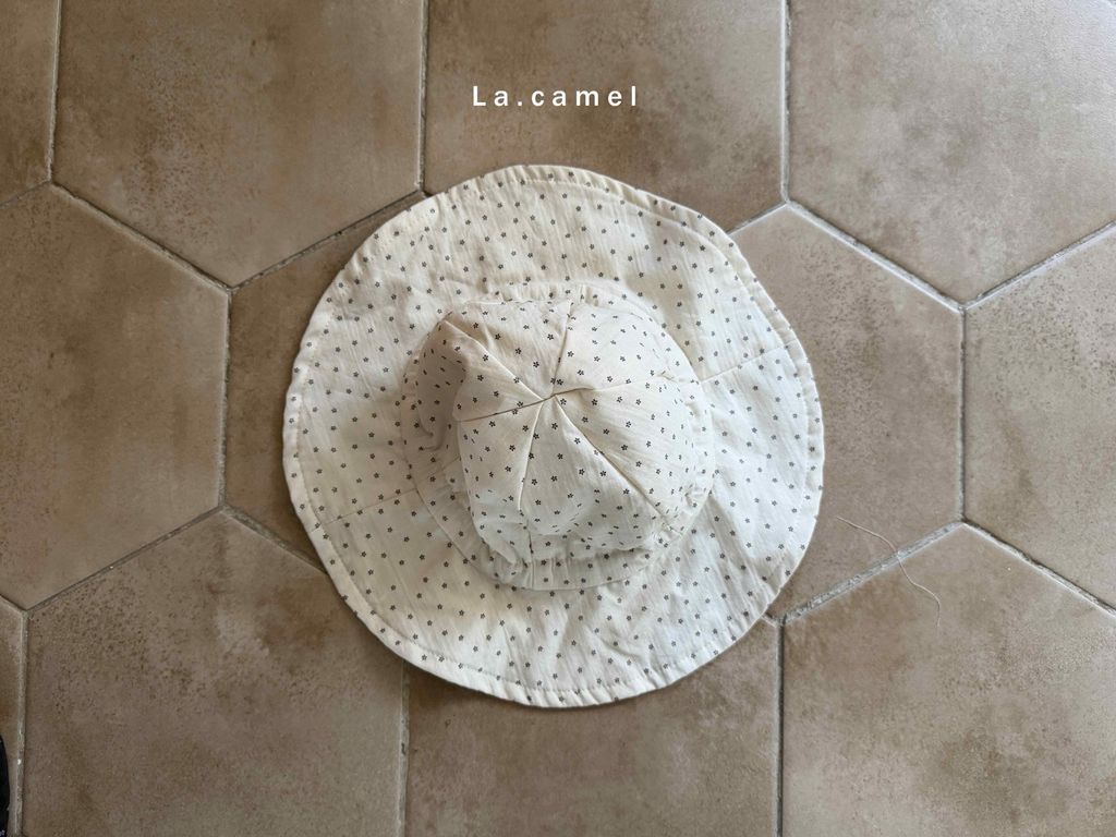 LACAMEL點點遮陽帽 03