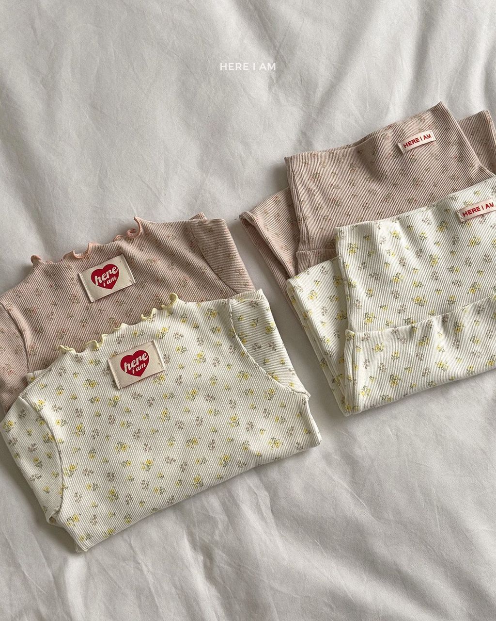 here i am 碎花木耳邊上衣 05