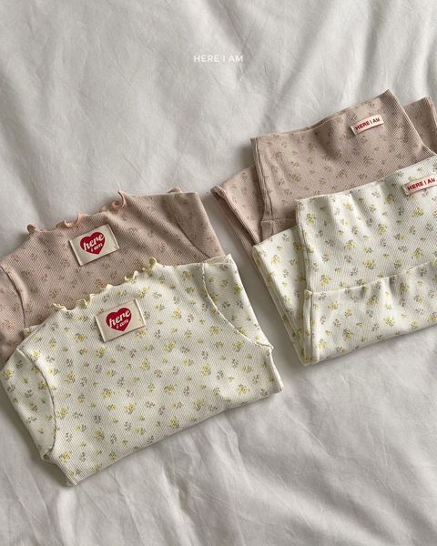 here i am 碎花木耳邊上衣 05