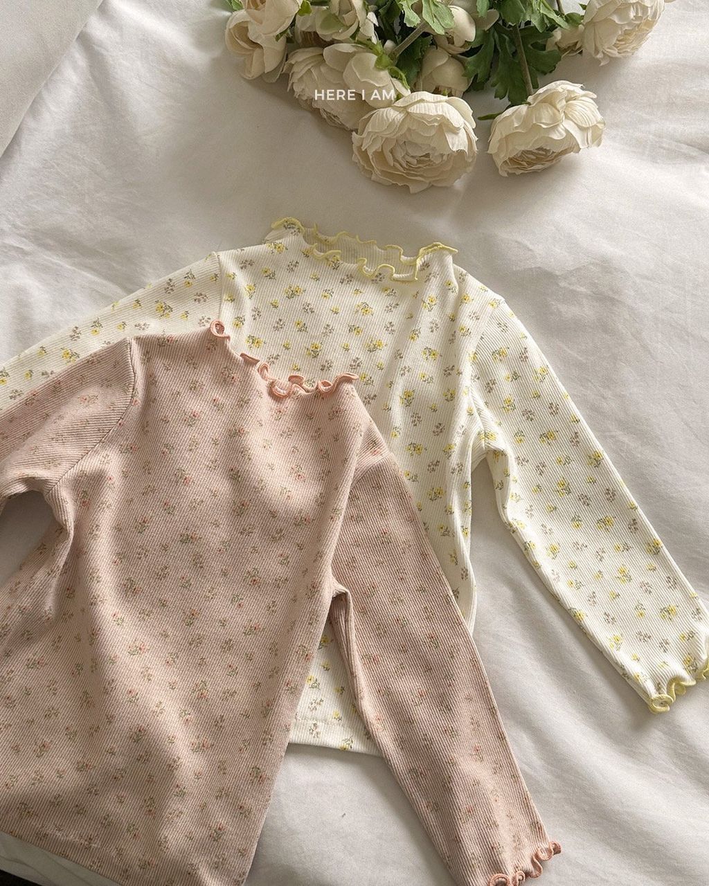 here i am 碎花木耳邊上衣 06