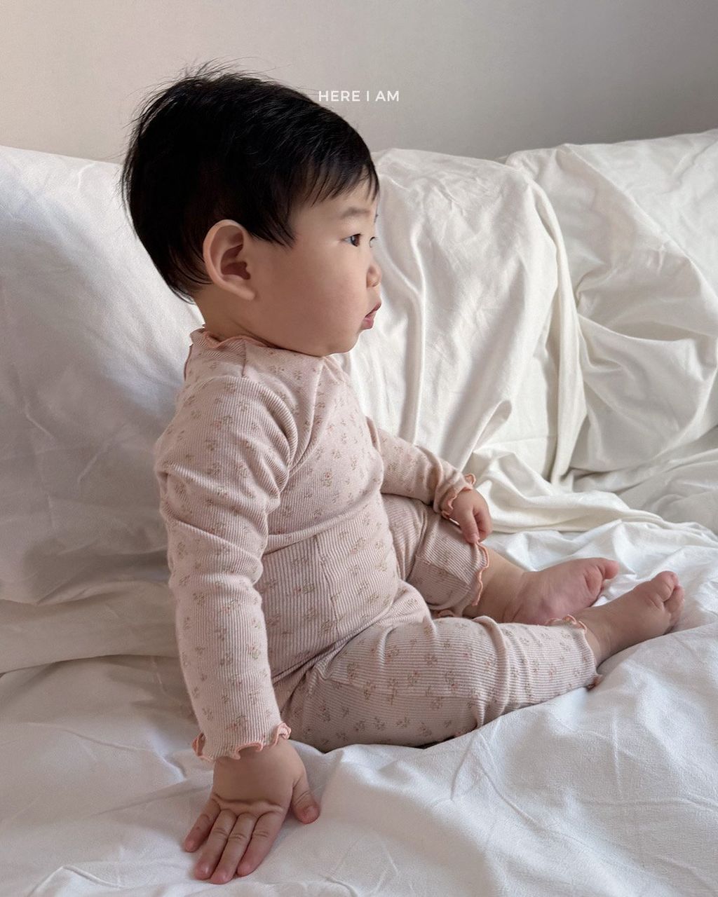 here i am 碎花木耳邊上衣 10