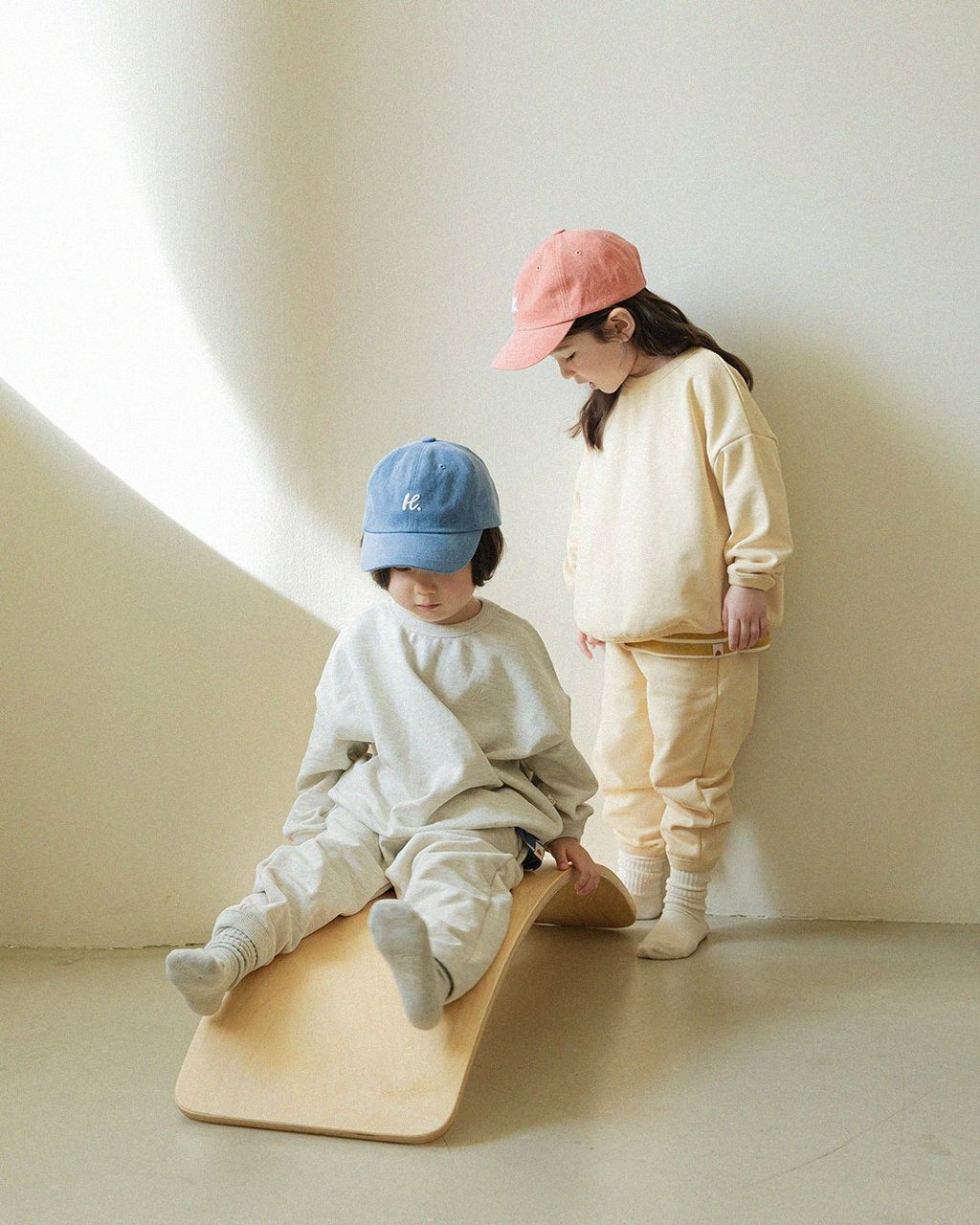 HERE I AM 素色運動套裝 02