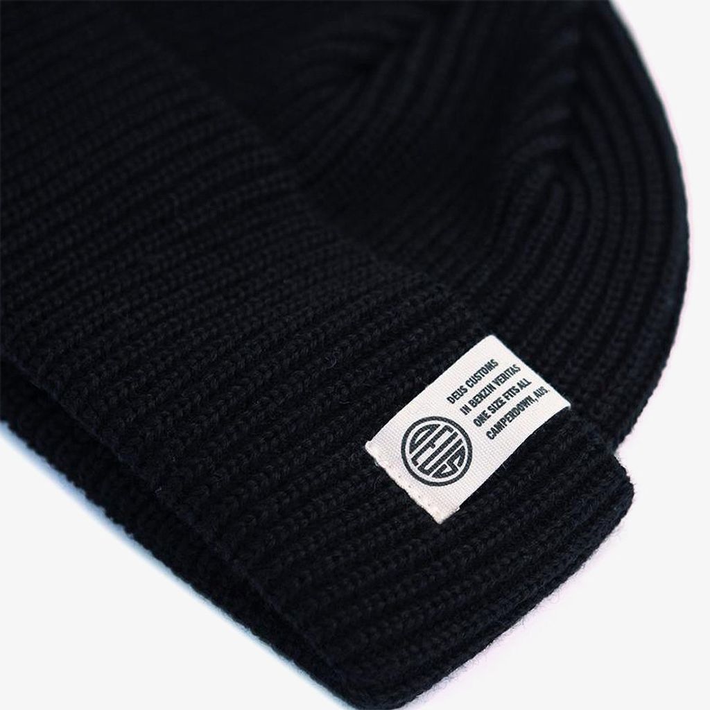 DMW2071244.OscarBeanie.Black.3_1080x1350.jpg