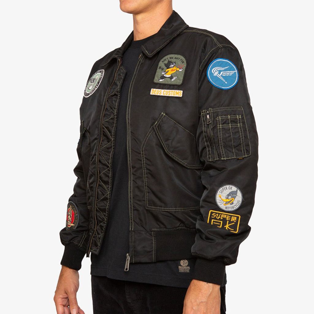 DMW2061233.FlightOverdyeJacket.Black.2_b1e3399f-18f5-4b19-82dd-3dae2e9f4c45_1080x1350.jpg