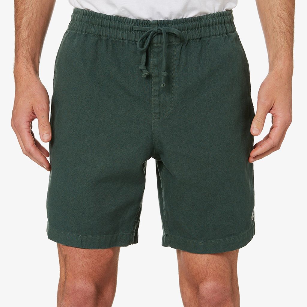 DMS2031428.Leisure Short.Hunter Green.1.jpg