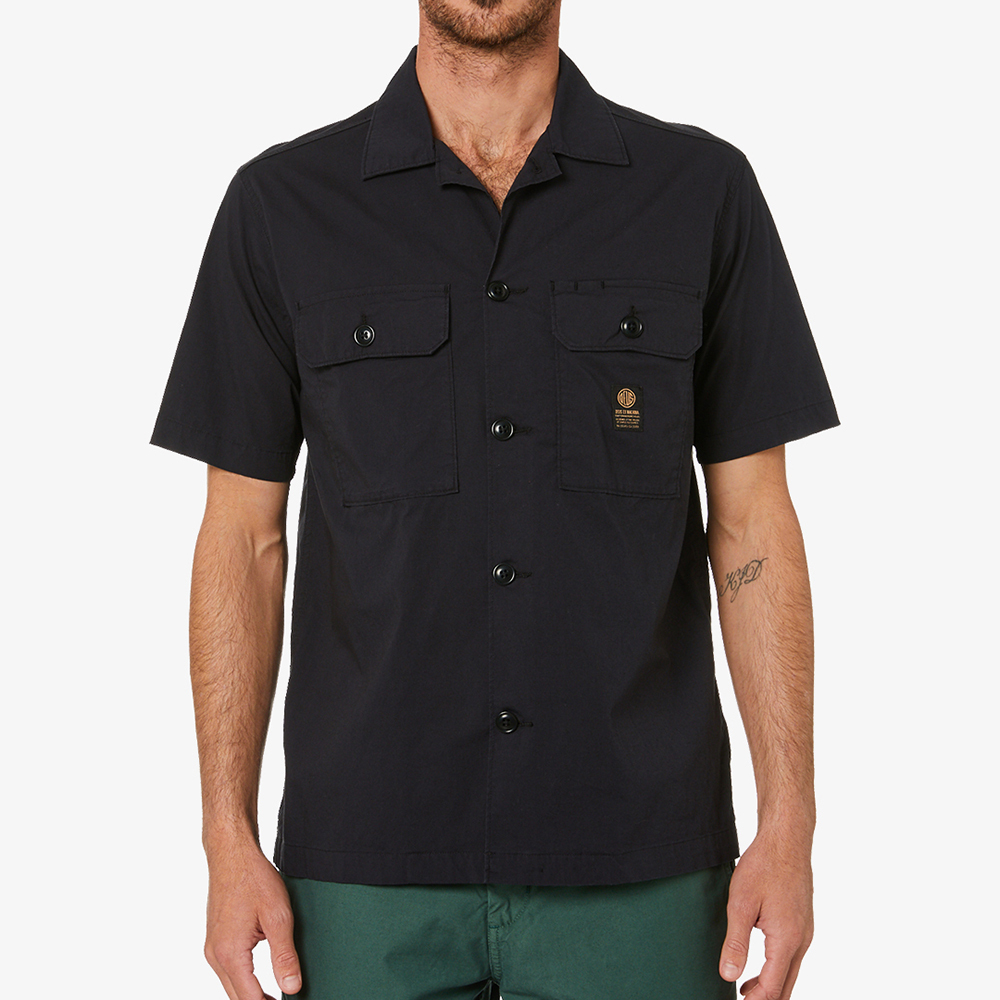 DMS2051450.FIELD.SHIRT.BLACK.1.jpg