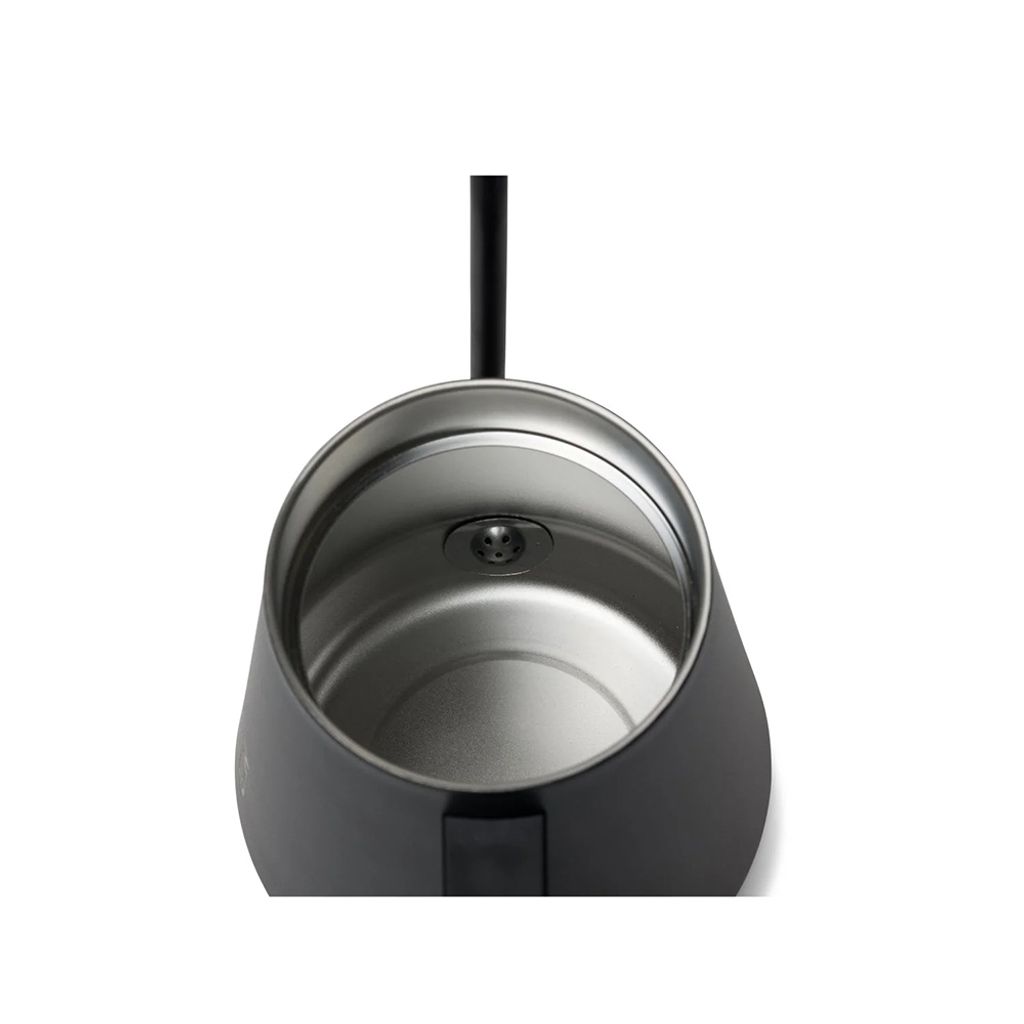 Pour_Over_Kettle_Black_Studio_02 (1)