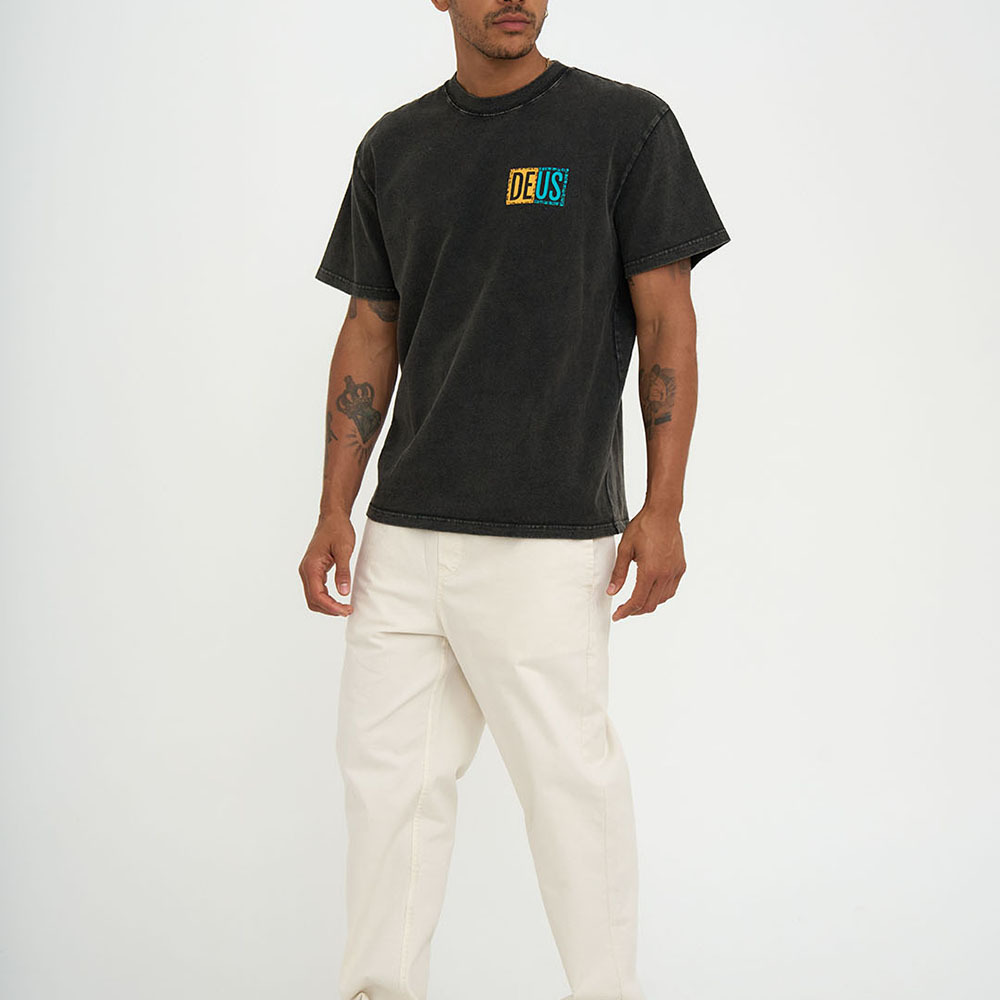 DMF231082B.Lineup Tee.Anthracite.1(1)