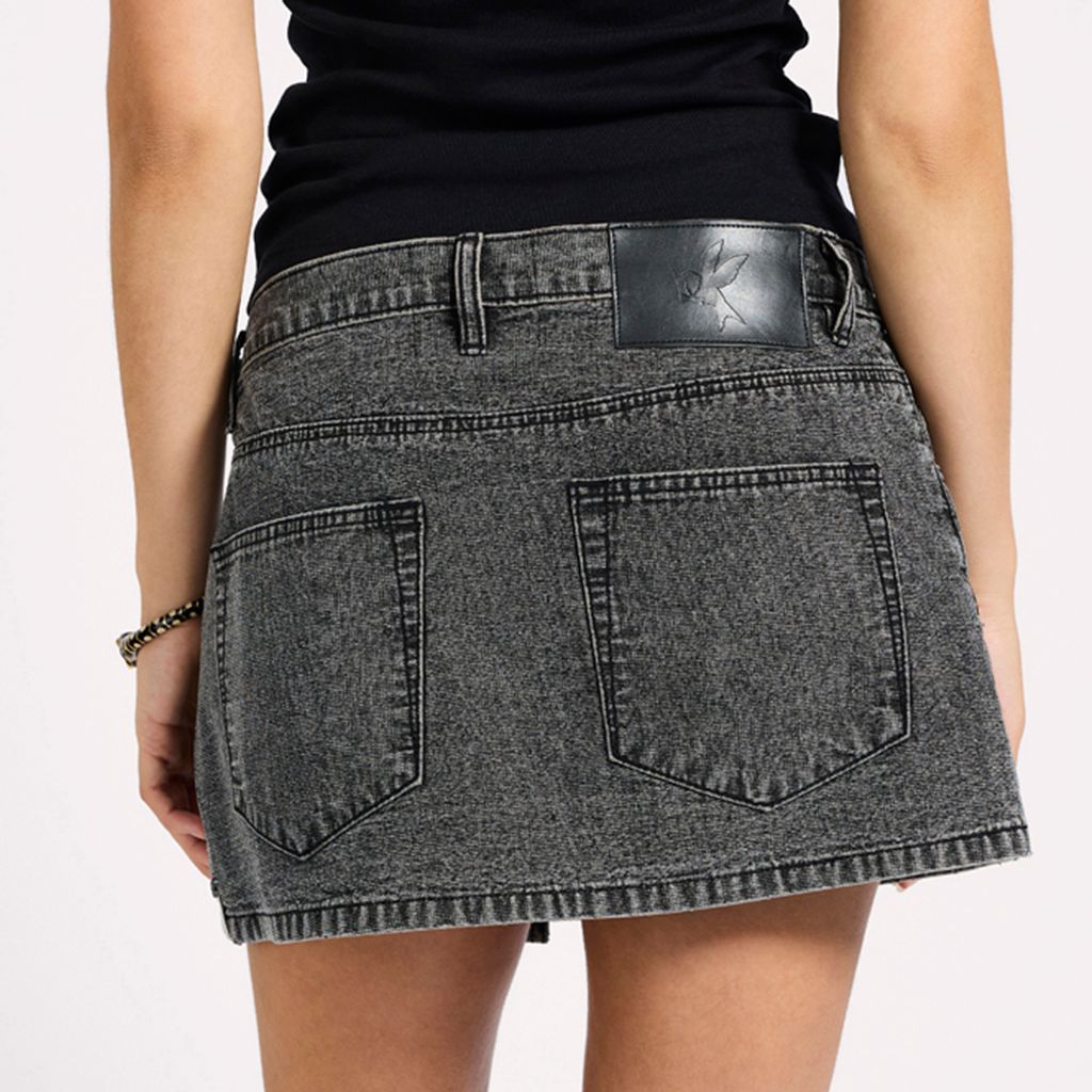 27167_ROCCOGREYBLACK_6