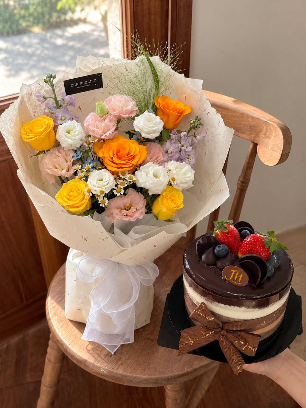 Sunlit Bouquet and Chocolate Cake Gift Set