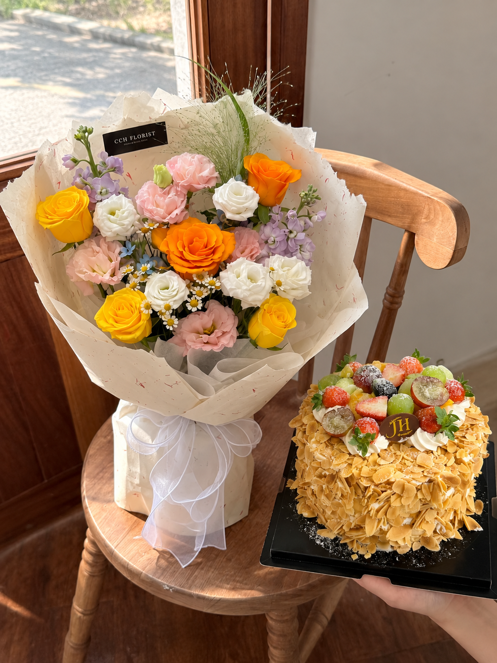 Sunlit Florist Bouquet and Fruit Cake (1)
