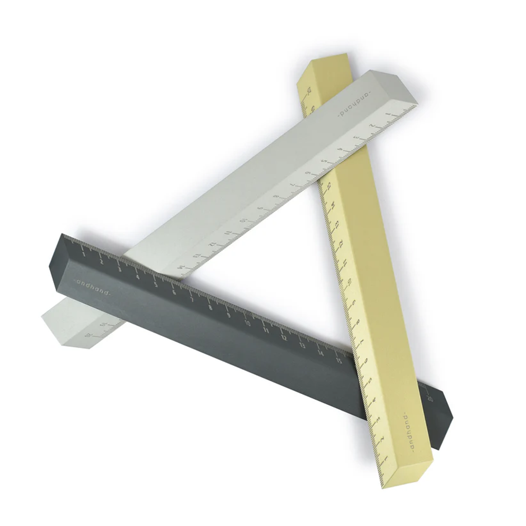 Illusion_triangle_38ff5bf9-7f2e-48ac-92b8-8ca74d331645