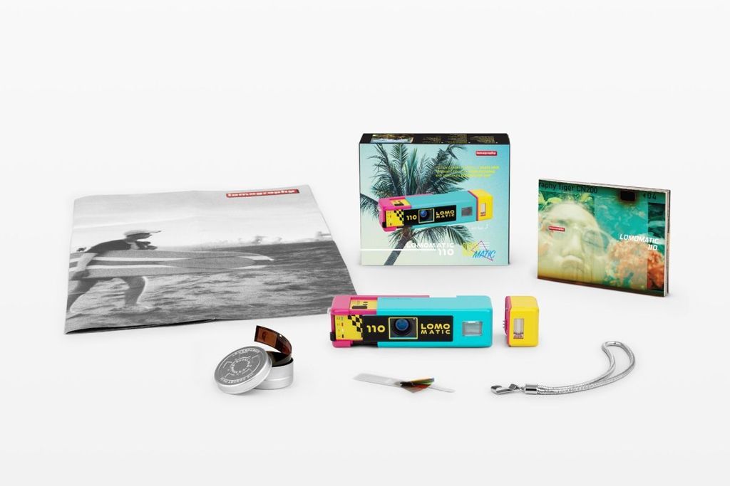 lomomatic-110__discomatic__packaging__content-out__on-grey