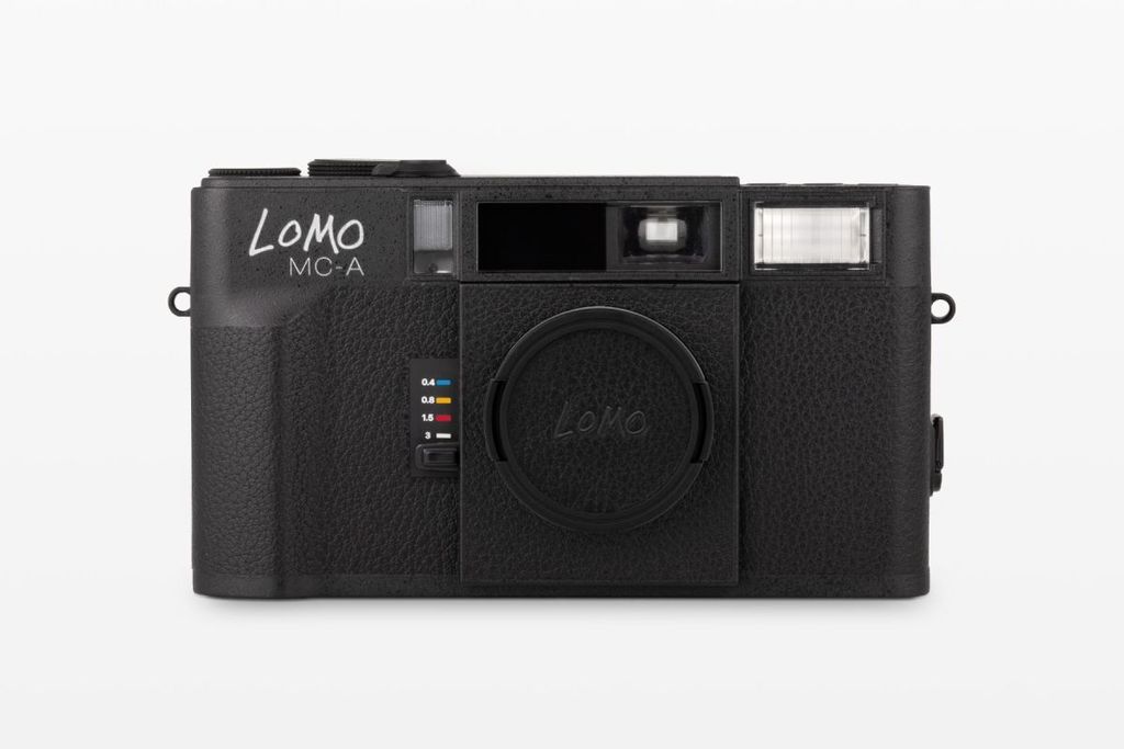 lomo-mca__black__front__lens-cap__on-grey