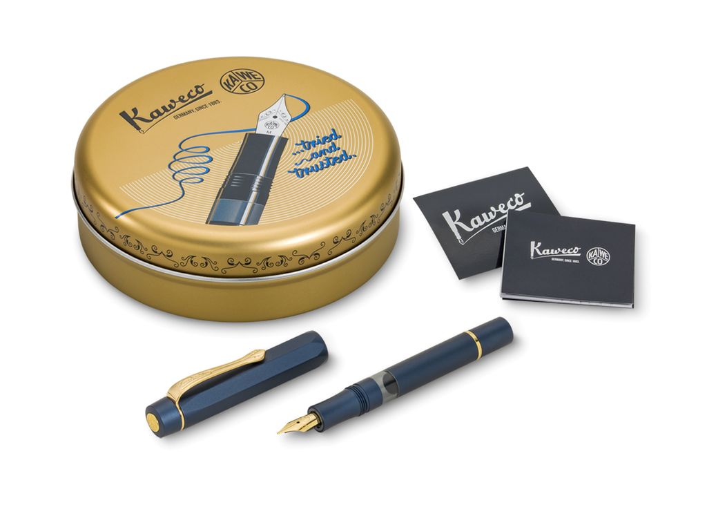 Kaweco_Piston_Filler_Sport_Navy_Solo_Packaging_Spread_02_Web_s_600x600@2x