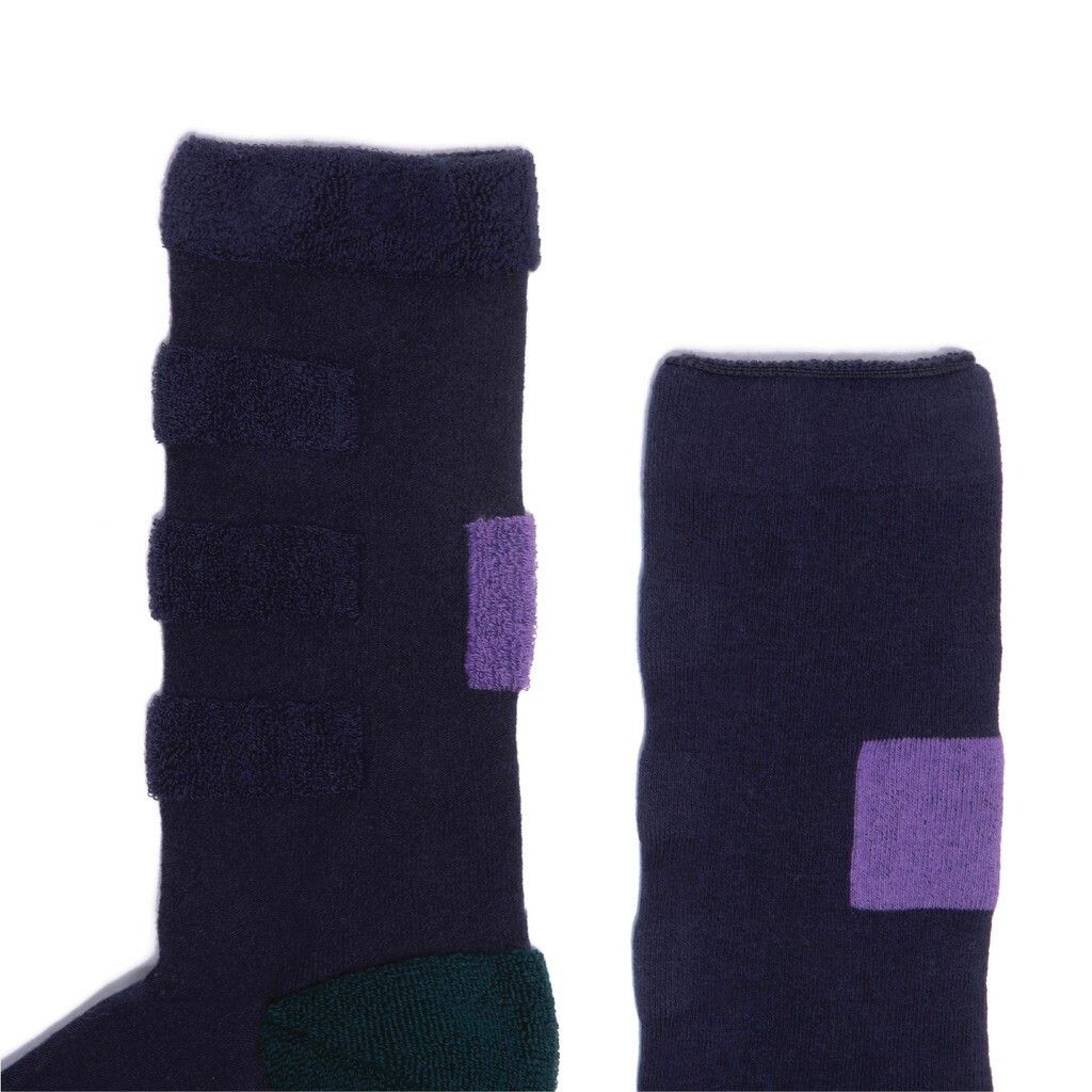reversible-patterned-socks_goodpairsocks_goodstory_my-inner-beauty_minda_dark-blue_light-purple_dark-red_bistro-green04.jpg