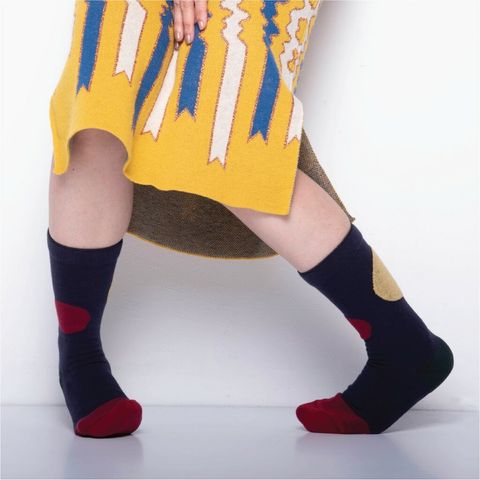 reversible-patterned-socks_goodpairsocks_goodstory_my-inner-beauty_hati_dark-blue_yellow_dark-red_bistro-green02.jpg
