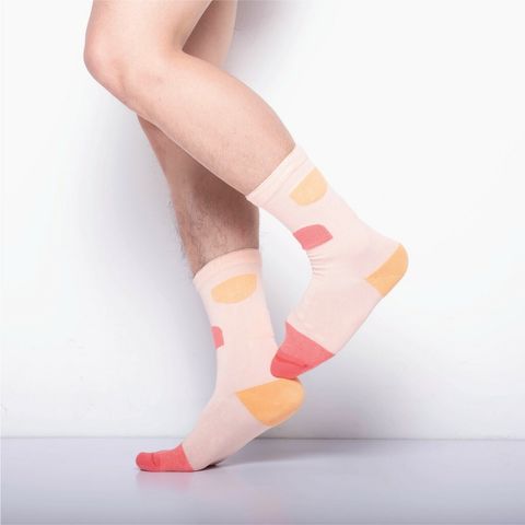 reversible-patterned-socks_goodpairsocks_goodstory_my-inner-beauty_jiwa_peach_black_orange_salmon-pink02.jpg