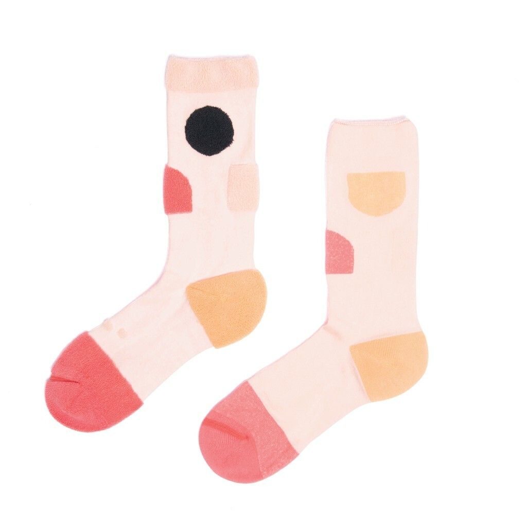 reversible-patterned-socks_goodpairsocks_goodstory_my-inner-beauty_jiwa_peach_black_orange_salmon-pink03.jpg