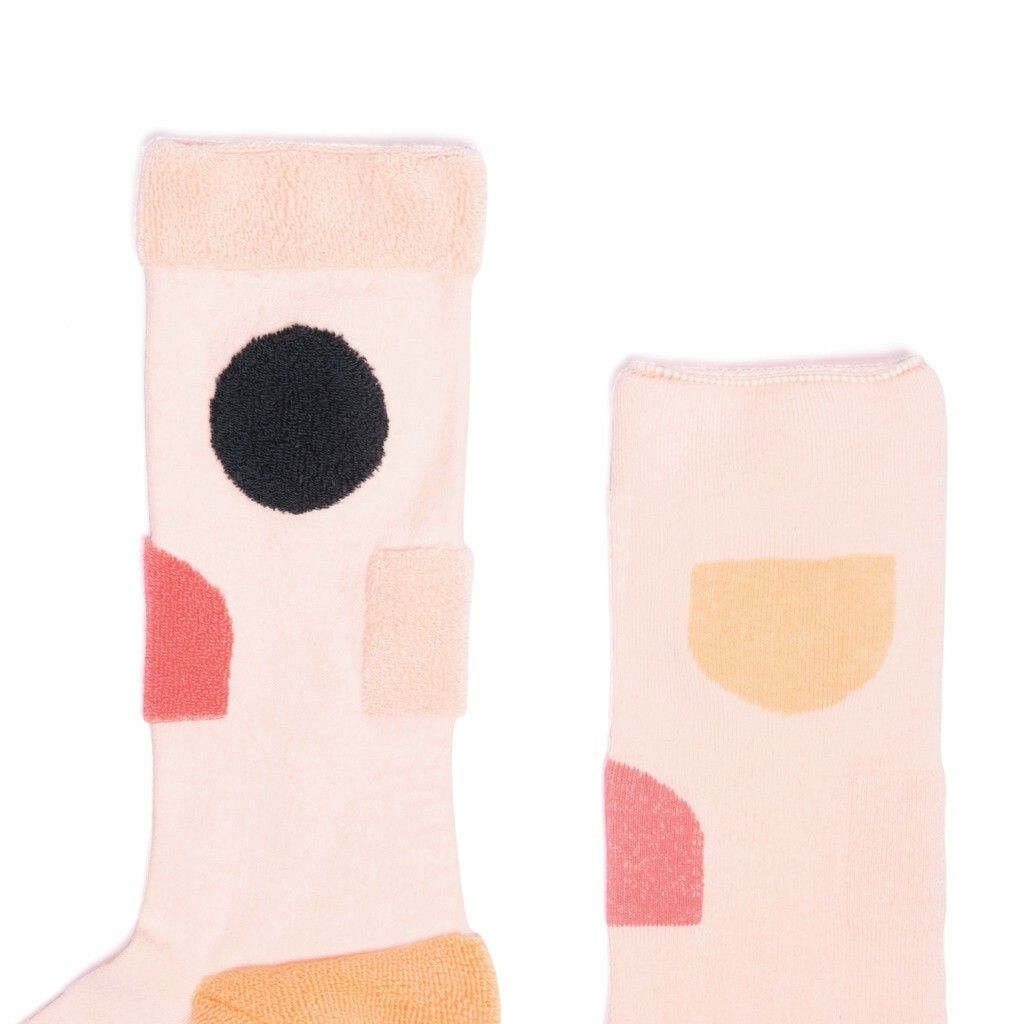 reversible-patterned-socks_goodpairsocks_goodstory_my-inner-beauty_jiwa_peach_black_orange_salmon-pink04.jpg