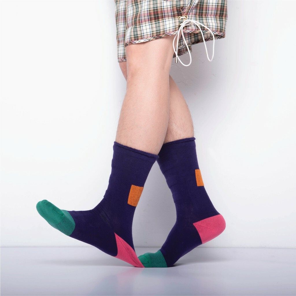 reversible-patterned-socks_goodpairsocks_goodstory_my-inner-beauty_minda_purple_orange_pink_green02.jpg