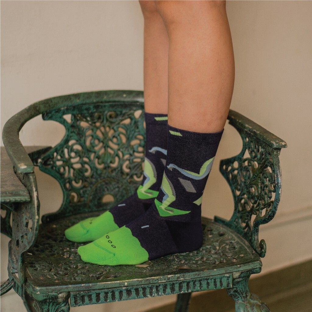 non-elastic-socks_goodpairsocks_goodstory_fancy-footwork_run_dark-blue03.jpg