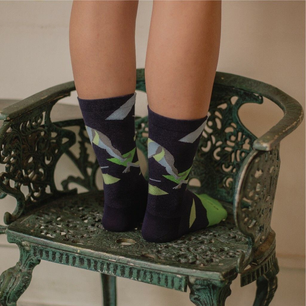 non-elastic-socks_goodpairsocks_goodstory_fancy-footwork_run_dark-blue04.jpg