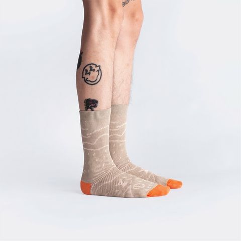 socks_goodpairsocks_lunabar_luna-island_khaki_orange02.jpg