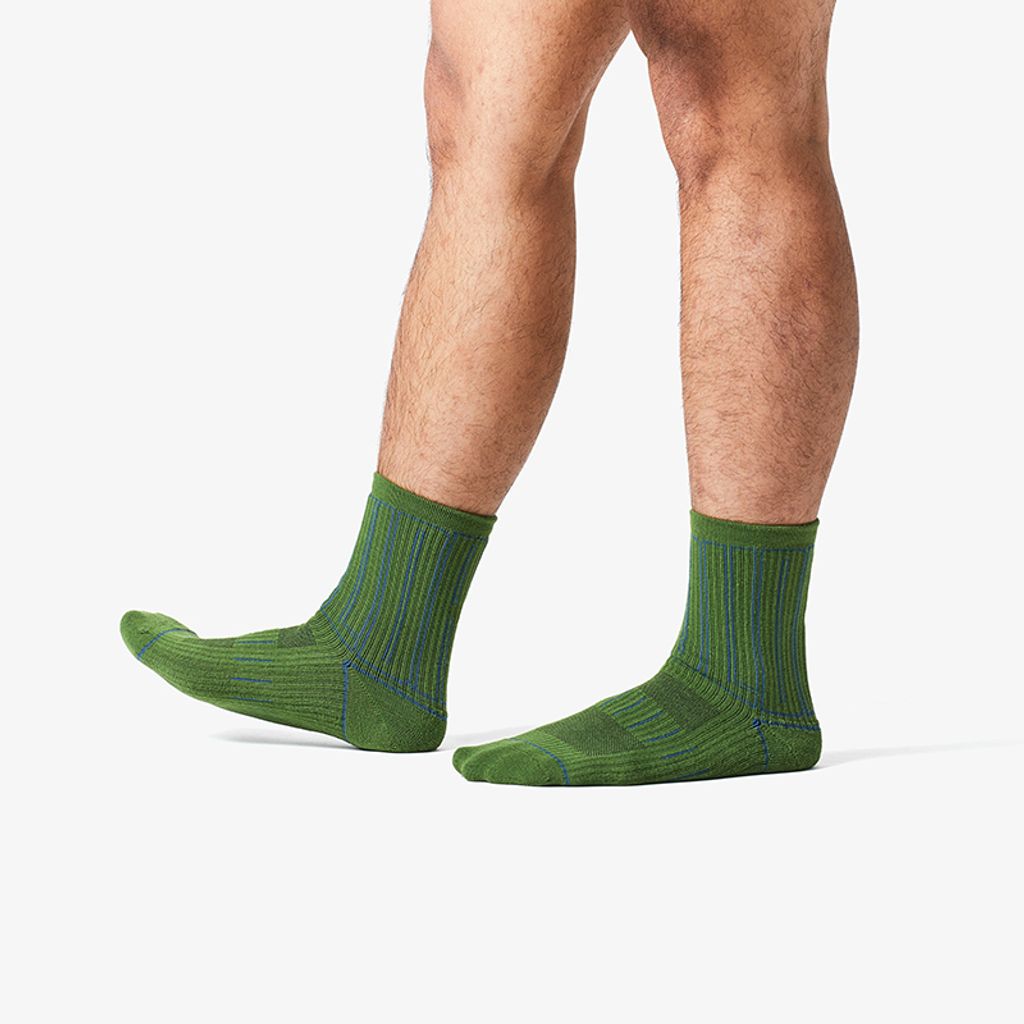 HE_PL_1x1_ Holiday_02A