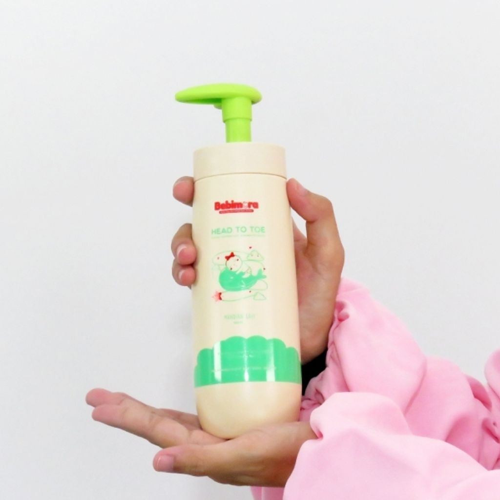 bebimora-body-wash-model