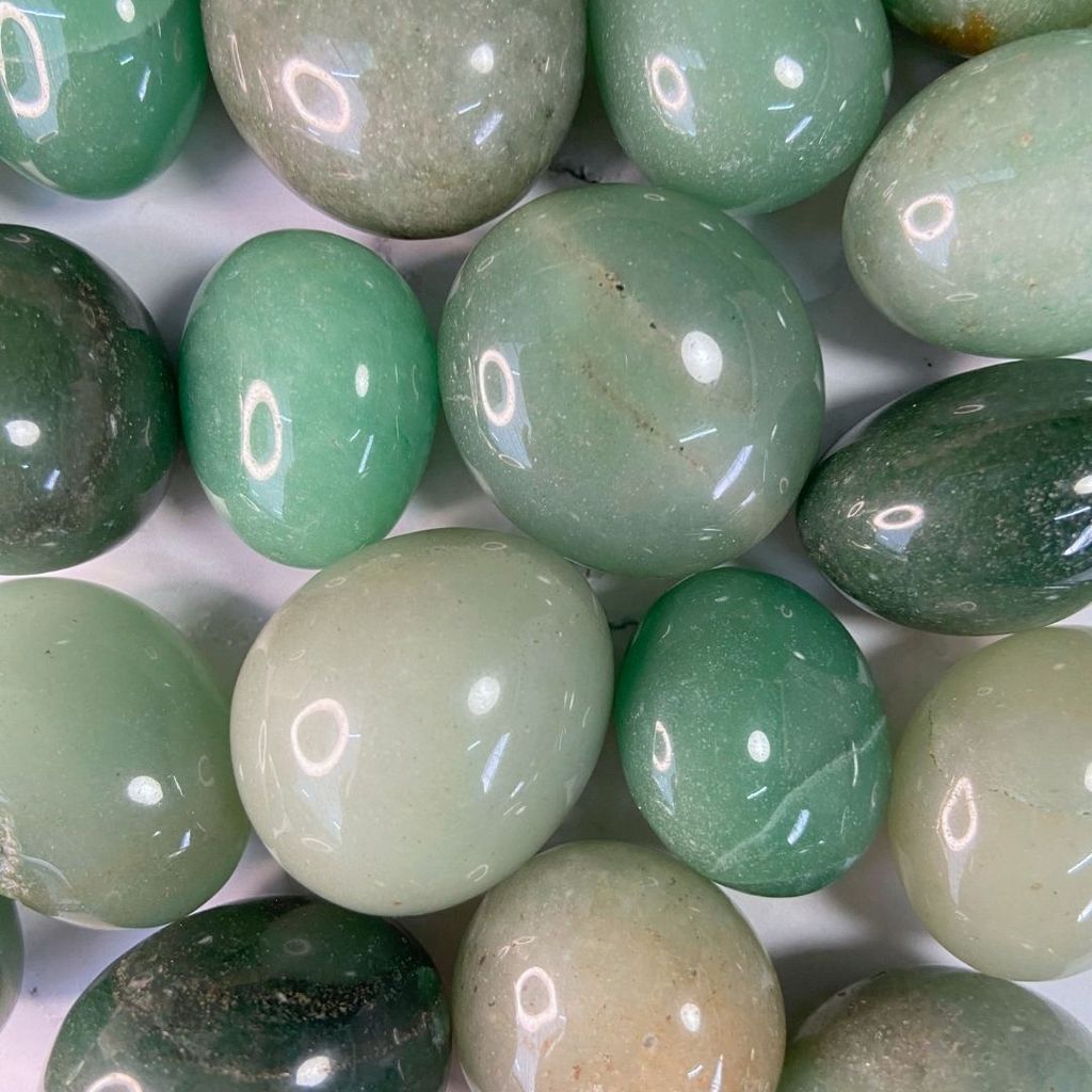 綠東陵滾石特寫