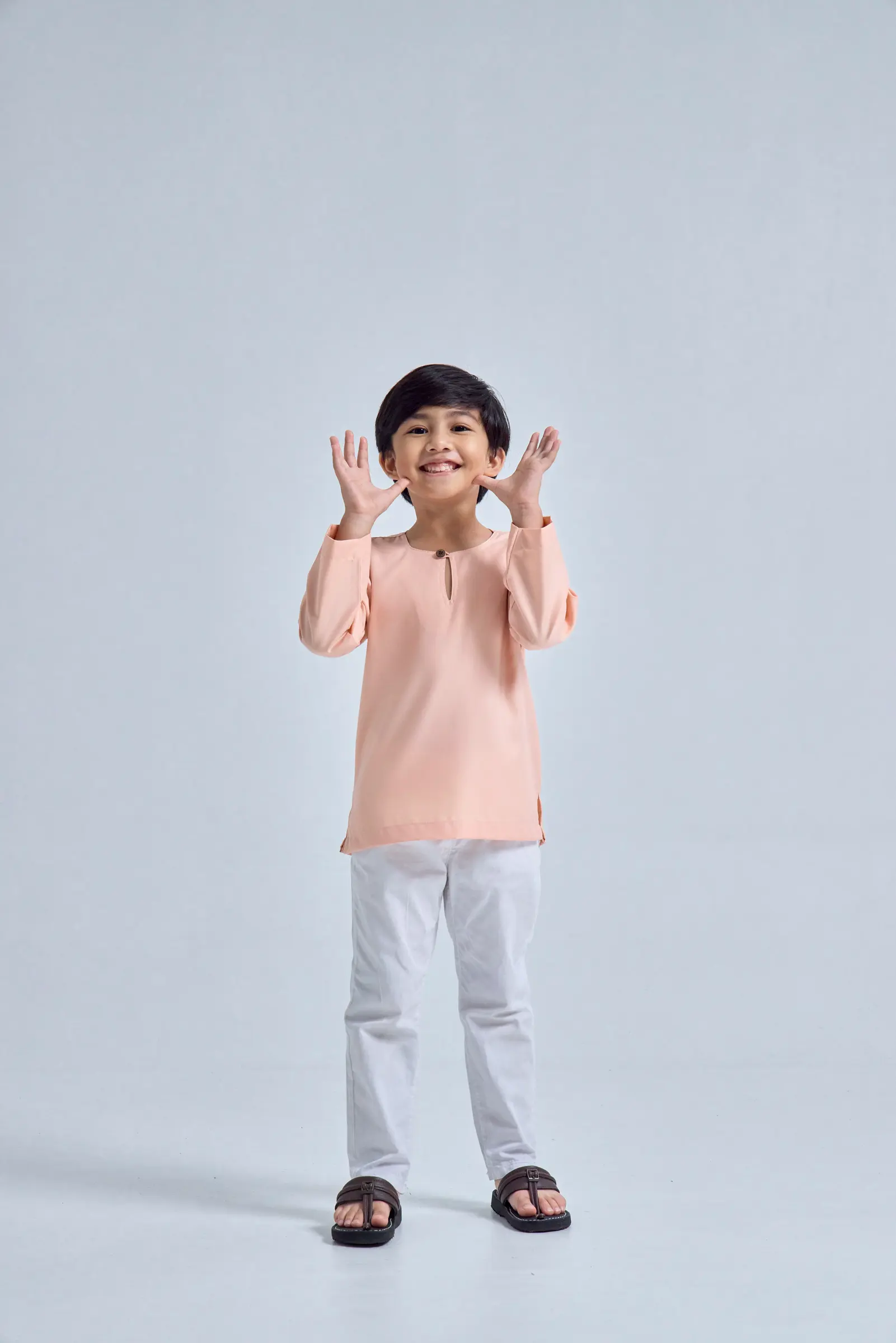 WEBP CARABAS BOY SALMON SKIN 4