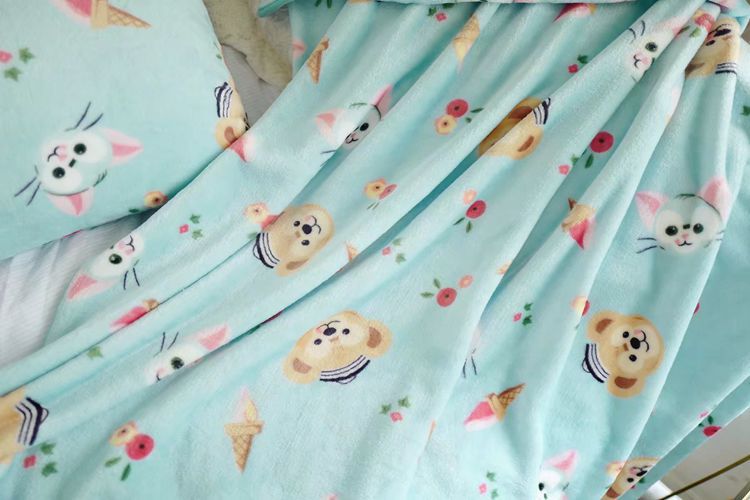 4739702352_728611897