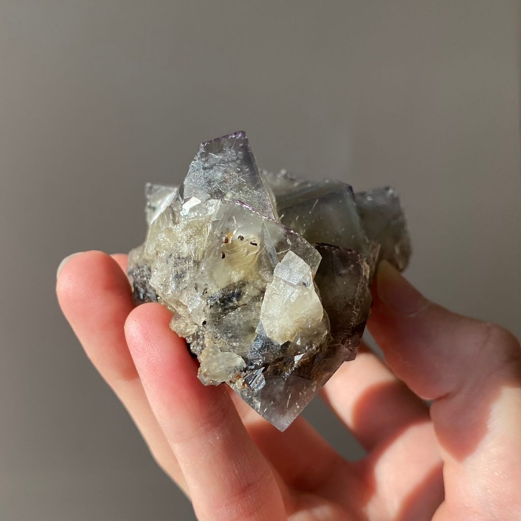 22F03PI22 英國日光螢石 209.8g $3300 (3).JPEG
