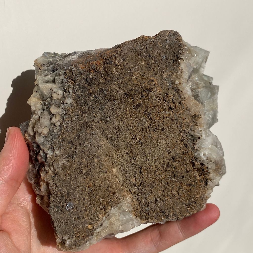 異色毒藤 I 英國日光螢石 827.5g $9650 22I03PI1 (7)