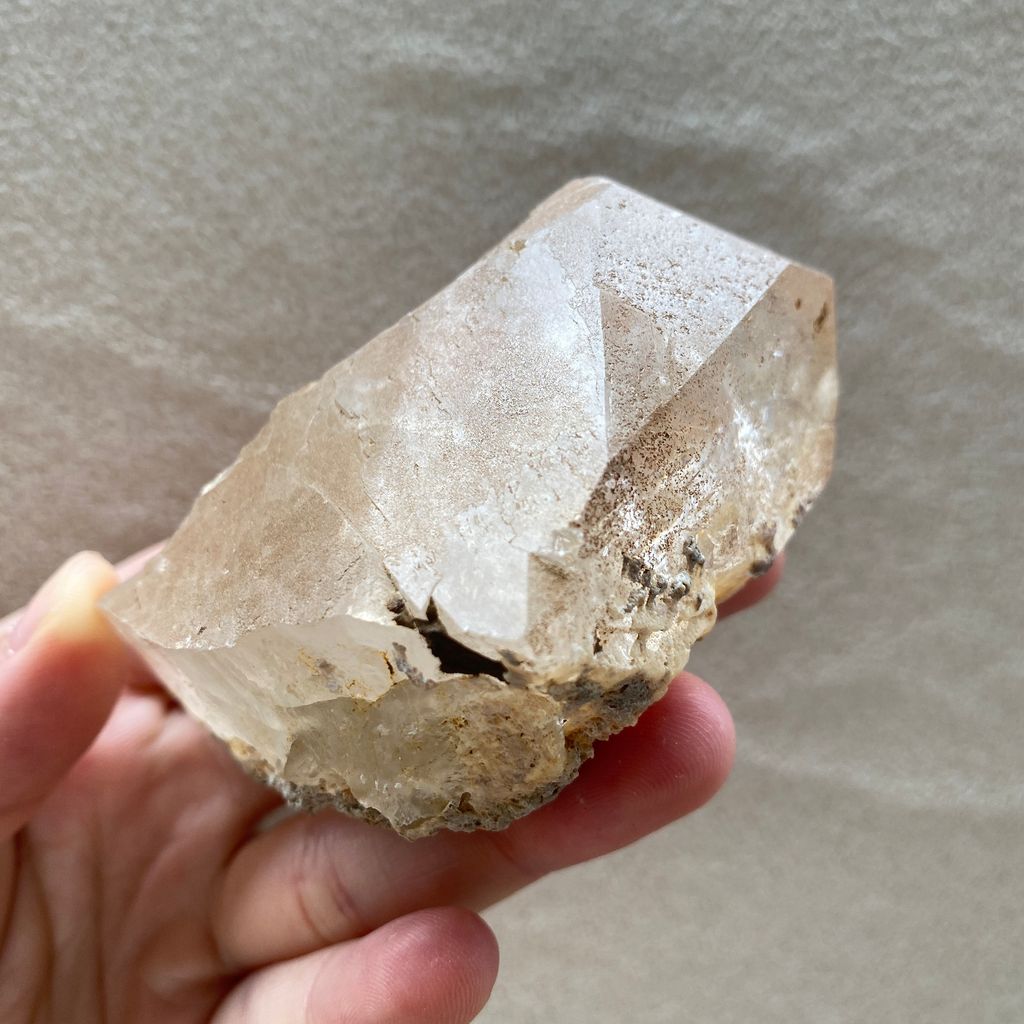 23E18A2 巴基斯坦哈休比封閉式扭旋水晶 169.1g $6200 (2)