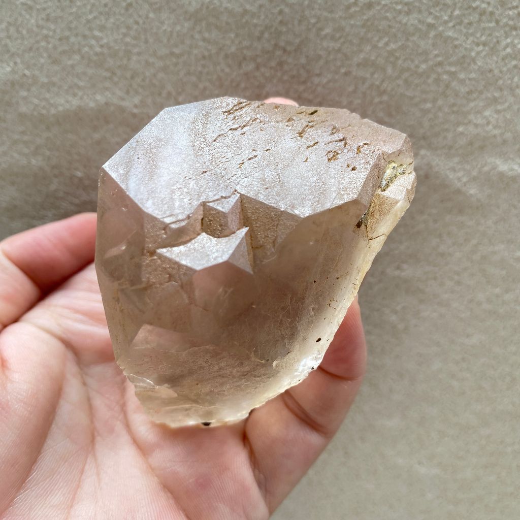 23E18A3 巴基斯坦哈休比封閉式扭旋水晶 157.1g $5800 (10)