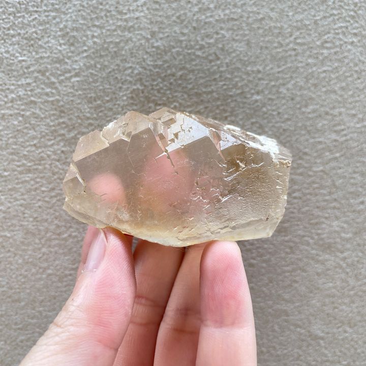 23E18A15 巴基斯坦哈休比封閉式扭旋水晶 67.3g $2000 (1)