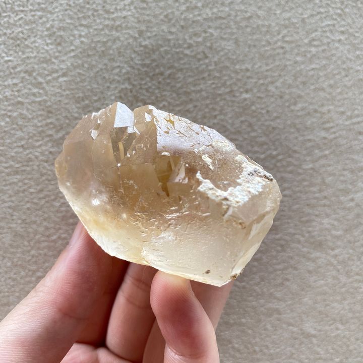 23E18A15 巴基斯坦哈休比封閉式扭旋水晶 67.3g $2000 (2)