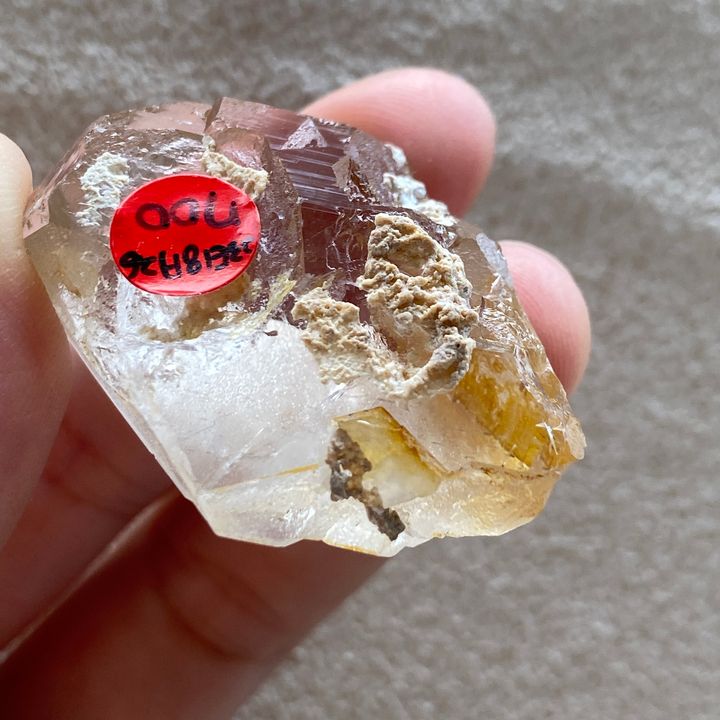 23E18A26 巴基斯坦哈休比封閉式扭旋水晶 20.3g $700 (2)