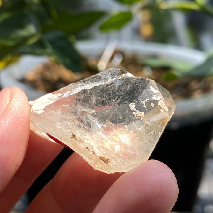23E18A27 巴基斯坦哈休比封閉式扭旋水晶 11.7g $800 (2)