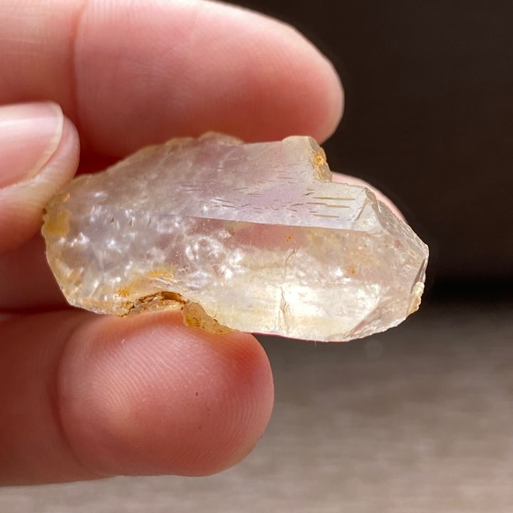 23E18A31 巴基斯坢哈休比封閉式扭旋水晶 7.9g $600 (2)